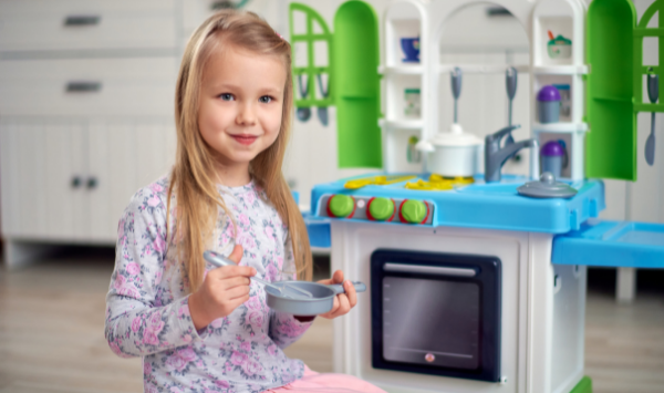 Best kids play kitchens feature image