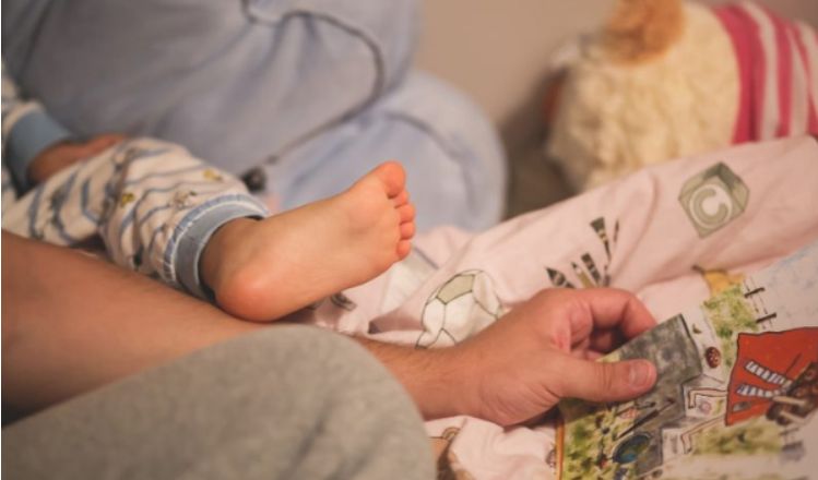 Why Read To A Baby – Here Are 6 Compelling Reasons!