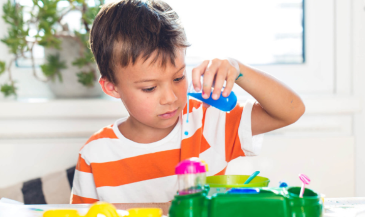 A Review Of The Amazon STEM Club Membership Program